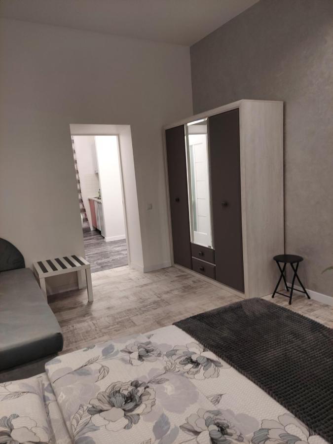 Однокомнатная Форум-Центр Lägenhet Lviv Exteriör bild